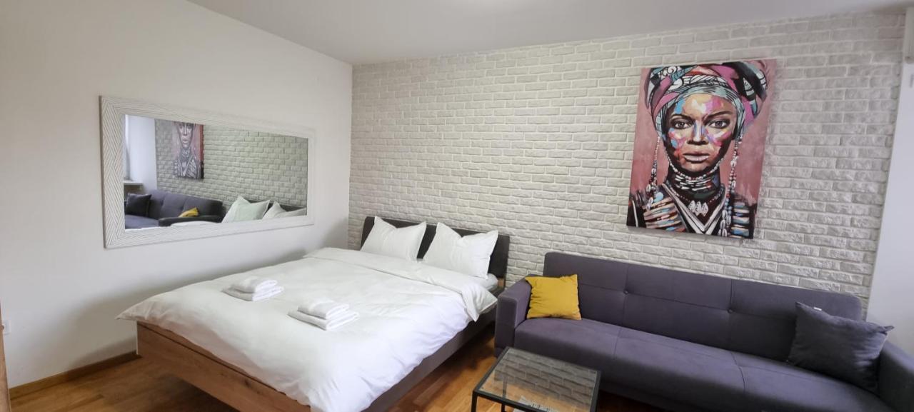 Grove II Apartment = Strict City Centre Novi Sad Exterior photo