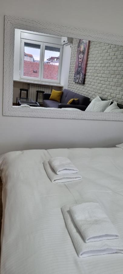 Grove II Apartment = Strict City Centre Novi Sad Exterior photo